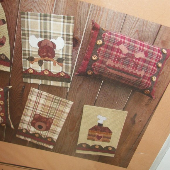 THE WOODEN BEAR QUILT DESIGNS 014 Northwoods NEW Set 5 Patterns Pillow Tea Towel - Picture 2 of 8